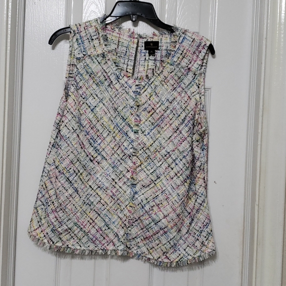 Top - Picture 1 of 2